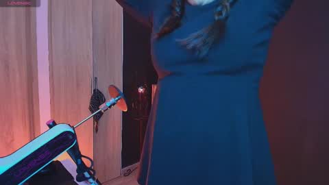 Snapshot of wednesdayfriday chatting on September 2025 05:12:02 PM Wednesday Please help me to reach 111 thumbs up online show from September 2025 05:12:02 PM