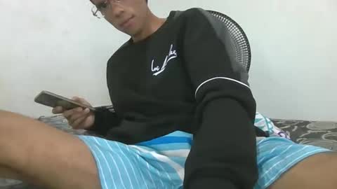 Snapshot of weedysmoky chatting on December 2025 11:39:02 AM weedysmoky online show from December 2025 11:39:02 AM