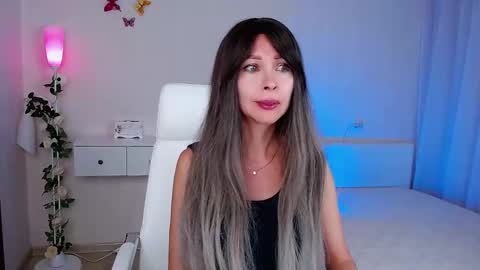 Wendi Foster online show from September 2025 06:55:02 PM