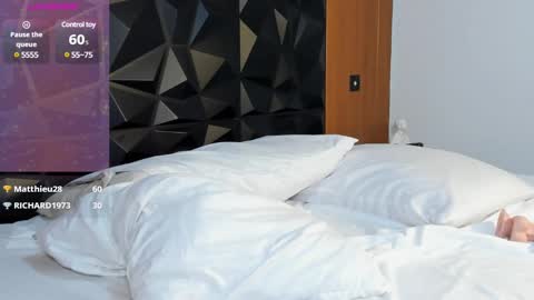 Wendy Marshall  online show from February 2025 10:47:02 PM