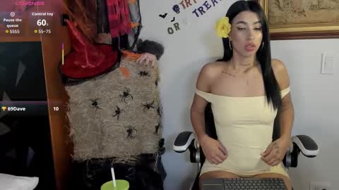 Snapshot of wendy_marshall chatting on October 2025 07:18:01 PM Wendy Marshall online show from October 2025 07:18:01 PM