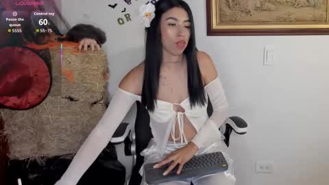 Snapshot of wendy_marshall chatting on November 2025 07:24:01 PM Wendy Marshall online show from November 2025 07:24:01 PM