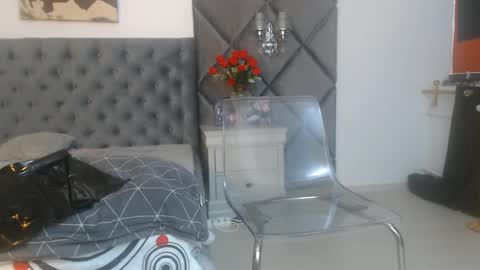 wendychantal online show from November 2025 06:01:01 AM