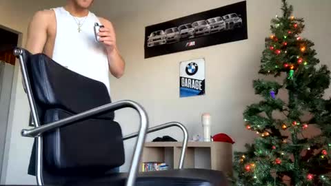 Snapshot of wentbrokeonstrippers chatting on December 2024 08:29:01 PM Topjitt online show from December 2024 08:29:01 PM