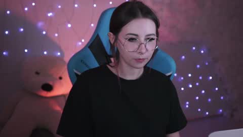 little girl who is always rightLisa online show from December 2024 09:30:01 AM