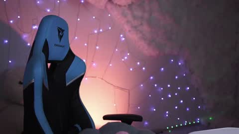 little girl who is always rightLisa online show from December 2024 02:54:01 AM