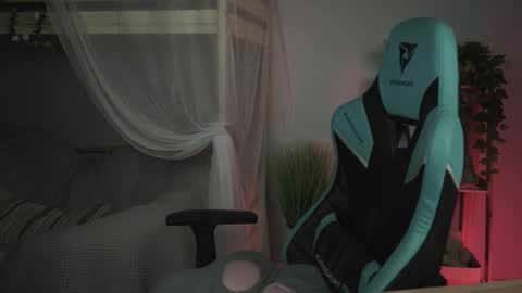 little girl who is always rightLisa online show from October 2025 01:50:02 AM