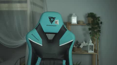 Snapshot of wesleegray chatting on November 2025 01:11:01 AM little girl who is always rightLisa online show from November 2025 01:11:01 AM