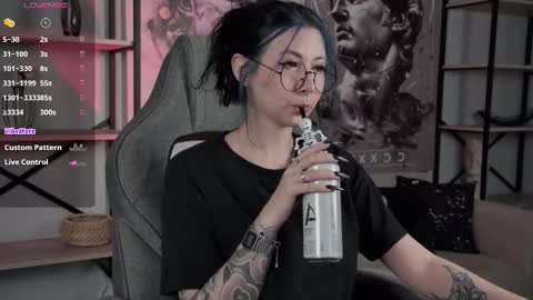 Snapshot of wesleegray chatting on November 2025 01:49:01 AM little girl who is always rightLisa online show from November 2025 01:49:01 AM