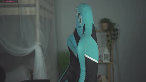 Snapshot of wesleegray chatting on November 2025 12:54:02 AM little girl who is always rightLisa online show from November 2025 12:54:02 AM