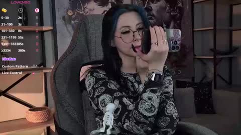 Snapshot of wesleegray chatting on November 2025 01:27:01 AM little girl who is always rightLisa online show from November 2025 01:27:01 AM