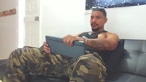 Wesley Rogger online show from October 2025 08:54:02 PM