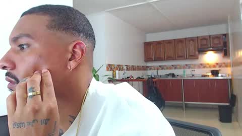 Snapshot of wesleyrogger chatting on February 2026 01:35:02 AM Wesley Rogger online show from February 2026 01:35:02 AM