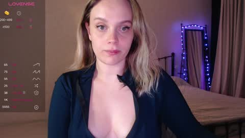 Snapshot of wet_lana chatting on December 2024 06:43:01 PM Lana online show from December 2024 06:43:01 PM
