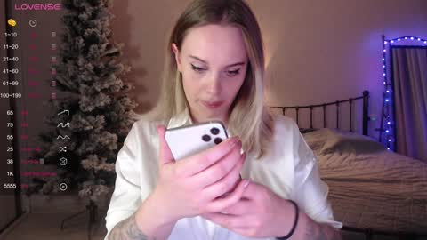 Snapshot of wet_lana chatting on December 2024 05:31:01 PM Lana online show from December 2024 05:31:01 PM