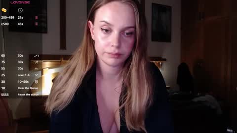 Snapshot of wet_lana chatting on October 2025 06:38:02 PM Lana online show from October 2025 06:38:02 PM