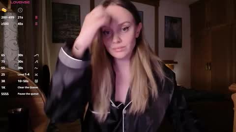 Snapshot of wet_lana chatting on October 2025 06:29:02 PM Lana online show from October 2025 06:29:02 PM