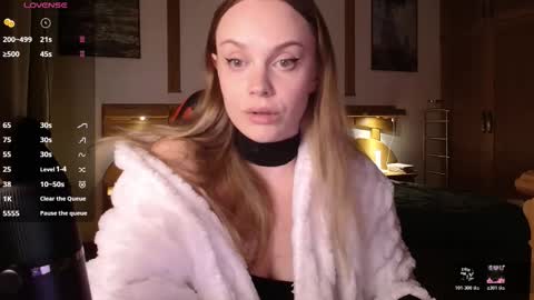 Snapshot of wet_lana chatting on November 2025 08:21:02 PM Lana online show from November 2025 08:21:02 PM