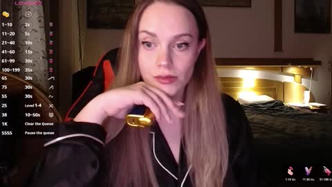 Snapshot of wet_lana chatting on November 2025 09:25:02 PM Lana online show from November 2025 09:25:02 PM