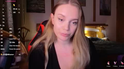 Snapshot of wet_lana chatting on December 2025 09:42:02 PM Lana online show from December 2025 09:42:02 PM