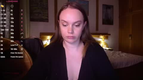 Lana online show from April 2026 09:39:33 PM
