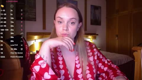 Lana online show from April 2026 07:16:02 PM
