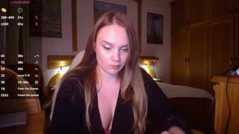 Lana online show from May 2026 08:14:02 PM