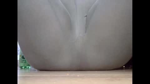 wet_pants2022 online show from February 2025 01:08:02 PM