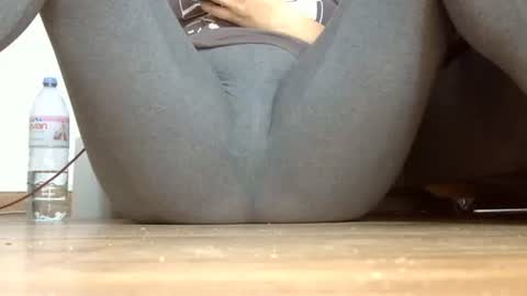 wet_pants2022 online show from October 2025 11:21:02 AM