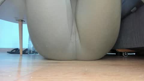wet_pants2022 online show from June 2026 11:11:02 AM