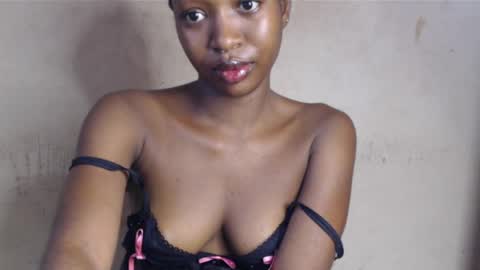 Bella online show from May 2026 12:01:01 PM