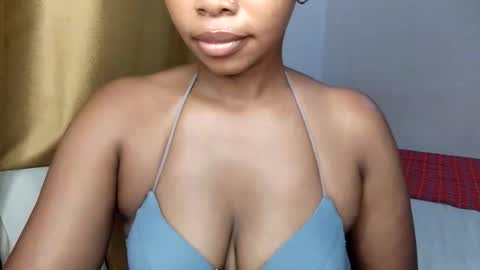 Rozie online show from March 2026 07:20:02 PM