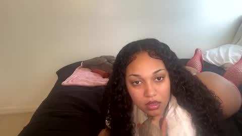 Snapshot of wetcreamerr chatting on October 2025 04:04:01 PM SheSquirts online show from October 2025 04:04:01 PM