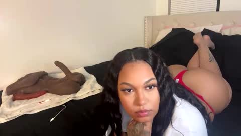 Snapshot of wetcreamerr chatting on November 2025 03:09:01 AM SheSquirts online show from November 2025 03:09:01 AM