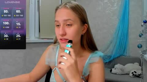 Snapshot of wetcrybaby chatting on January 2025 12:43:01 AM Sonya online show from January 2025 12:43:01 AM