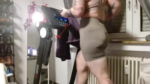 Snapshot of wetgerman2 chatting on February 2025 05:10:01 AM Wetgerman online show from February 2025 05:10:01 AM