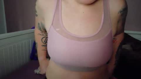 Snapshot of wetgerman2 chatting on December 2025 01:42:01 PM Wetgerman online show from December 2025 01:42:01 PM