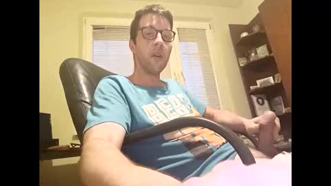 Snapshot of whatwouldyouliketosee chatting on September 2025 04:15:01 AM stoffy online show from September 2025 04:15:01 AM