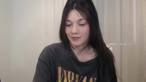 Snapshot of whisperbell chatting on January 2025 10:37:01 PM C A R O L online show from January 2025 10:37:01 PM