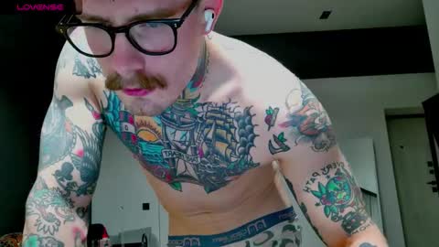 Snapshot of white_king999 chatting on October 2025 02:40:02 AM Max online show from October 2025 02:40:02 AM