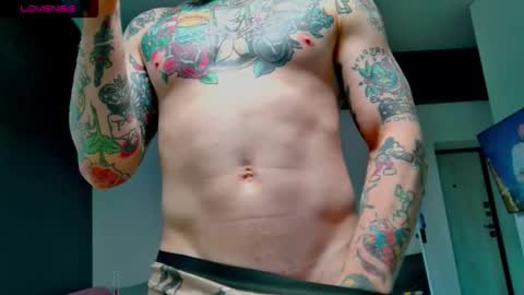 Snapshot of white_king999 chatting on October 2025 12:02:01 PM Max online show from October 2025 12:02:01 PM