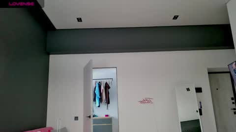 Snapshot of white_king999 chatting on October 2025 12:47:01 PM Max online show from October 2025 12:47:01 PM