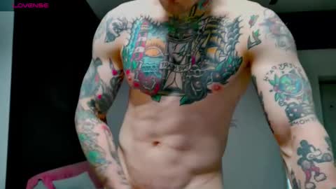 Snapshot of white_king999 chatting on November 2025 01:24:03 PM Max online show from November 2025 01:24:03 PM