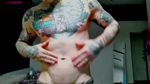 Snapshot of white_king999 chatting on November 2025 01:51:01 PM Max online show from November 2025 01:51:01 PM