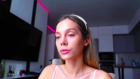 Kate  online show from November 2025 08:37:01 AM