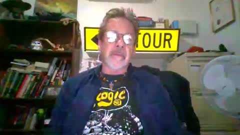 whiteboomer online show from April 2026 12:27:02 PM