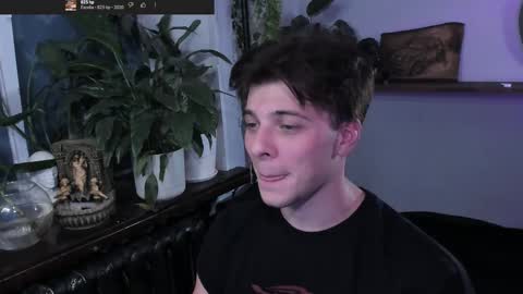 Snapshot of whiteegrimm chatting on October 2025 09:12:02 PM Gus online show from October 2025 09:12:02 PM