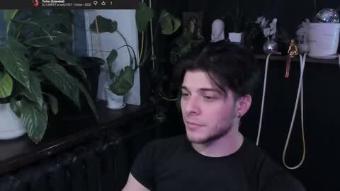 Gus online show from December 2025 09:56:01 PM