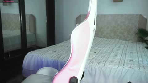 whitehelenn online show from April 2026 02:14:01 AM