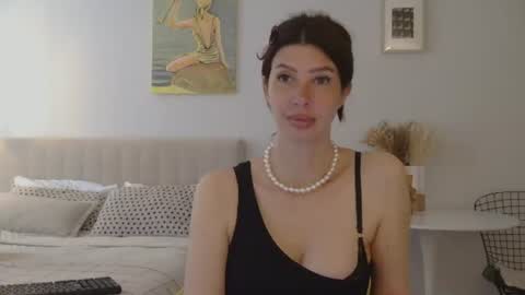 White Queen online show from June 2026 04:37:02 AM